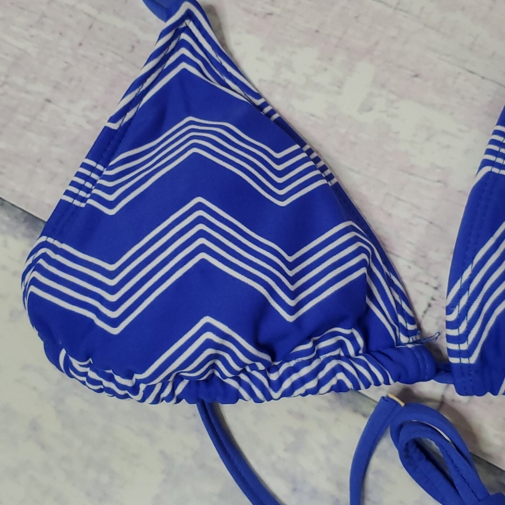 Mossimo  Triangle Bikini Top - Picture 2 of 8